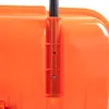 Close-up view of the handle attachment mechanism of an orange snow shovel. Produktbild-Vorschau