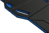 A close-up view of a black and blue foldable mechanic's mat. Voir les images du produit