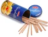 A can of spaghetti with wooden sticks spilling out, and the lid next to it. Produktbild-Vorschau