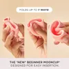 Image of a collage of 3 ways to fold a mooncup beginner. A hand displays the mooncup folded. Produktbild-Vorschau