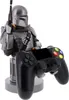 A Star Wars The Mandalorian figure holding a video game controller. Anteprima dell’immagine prodotto
