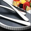 Stilvolles Set aus Edelstahl-Salatbesteck - eine elegante Produktbild-Vorschau 4