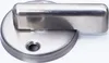 A close-up studio shot of a bathroom door lock mechanism. Voir les images du produit