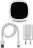 A white alarm clock with a black display, a white USB cable, and a white power adapter are laid out on a white background. Anteprima dell’immagine prodotto