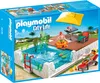 A Playmobil swimming pool playset on its packaging. Voir les images du produit