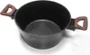 A black pot with wooden handles is shown against a white background. Anteprima dell’immagine prodotto