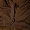 Detailansicht des Reißverschlusses der isolierten Vaskye Hybrid-Kapuzenjacke von Berghaus in Braun. Podgląd zdjęcia produktu