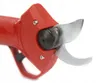 Close-up of the cutting blades and red handle of an electric pruning shear. Anteprima dell’immagine prodotto