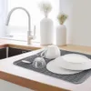 Šedá podložka na nádobí s kanálky pro rychlé sušení a Náhled obrázku produktu 2