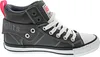 A side view of a gray high-top sneaker with white laces and a pink pull tab. Voir les images du produit