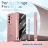 A rose gold phone case with a stylus and a free stylus pen is displayed against a soft blue and pink background. Anteprima dell’immagine prodotto