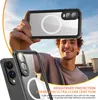 A man is taking a selfie with a phone case in his hand, with another phone case in the foreground. Anteprima dell’immagine prodotto