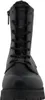 Auf dem Bild ist ein schwarzer Stiefel zu sehen der in einer seitlichen Perspektive abgebildet ist. Der Stiefel hat ein schlichtes Design mit einer robusten Sohle und einer leicht erhöhten Form. Náhled obrázku produktu