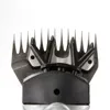 A close-up, front-facing view of the cutting head of an electric sheep shearer, set against a plain white background. Anteprima dell’immagine prodotto