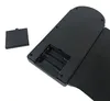 Schwarze tragbare Piano-Tastatur mit geöffnetem Batteriefach für drei AA-Batterien, mit abgenommenem Batteriedeckel Voir les images du produit
