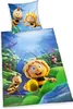 A duvet cover and pillowcase set featuring characters from the "Maya the Bee" children's show, set in a vibrant, animated forest environment. Produktbild-Vorschau