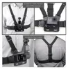 Collage showing a chest mount for cameras, with close-ups of it being worn and holding different cameras. Anteprima dell’immagine prodotto
