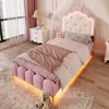 A princess-themed bed in a bedroom setting. Anteprima dell’immagine prodotto