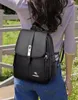 J&W Sac à dos de ville pour femmes Belita Noir Taille Voir les images du produit 15