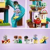 A collage of images showing a LEGO DUPLO 3-in-1 treehouse playset with figures and animals. Produktbild-Vorschau