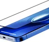 A close-up, angled view of a smartphone screen protector on a blue smartphone. Anteprima dell’immagine prodotto