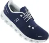 A single navy blue running shoe with white accents and sole, presented on a white background. Voir les images du produit