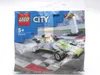 A LEGO City racing car building set packaged in a plastic bag, displayed on a white background. Produktbild-Vorschau