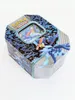 A Pokemon trading card game tin featuring artwork of Pokemon characters. Voir les images du produit