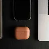 Étui Accezz en cuir véritable pour les Apple AirPods 3 - Voir les images du produit 3