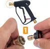Hands assembling a pressure washer gun with attachments. Náhled obrázku produktu