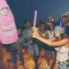 Relaxdays Pinata a forma di bottiglia di spumante, pinata Anteprima dell’immagine prodotto 3
