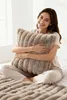 Koc Bunny 200x220 cm Taupe z mikrofibry 700 g/m2 Podgląd zdjęcia produktu 3