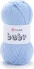 A ball of light blue yarn with a white label. Podgląd zdjęcia produktu