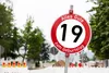 Geburtstagsschild 19 | Verkehrsschild Qualität | Ø420 | 2mm Produktbild-Vorschau 2