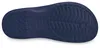 The sole of a navy blue Crocs flip-flop is shown from an underneath view. Produktbild-Vorschau