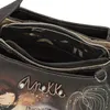 Close-up view of the interior and exterior details of a handbag. Anteprima dell’immagine prodotto