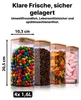 Vier klare Glasvorratsbehälter mit Bambusdeckeln, gefüllt mit bunten Bonbons, Kaffeebohnen, Pasta und Marshmallows, mit Maßen von 10,3 cm Breite und 20,5 cm Höhe und einem Etikett mit der Angabe 4x 1,6 l Fassungsvermögen Produktbild-Vorschau