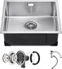 A stainless steel kitchen sink and its accessories are displayed against a white background. Anteprima dell’immagine prodotto