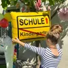 Oblique Unique Kindergarten Schule Ortsschild Folien Produktbild-Vorschau 4