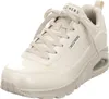 A single beige Skechers sneaker is shown from a three-quarter front angle against a white background. Voir les images du produit