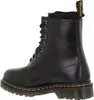 A side view of a black Dr. Martens boot. Náhled obrázku produktu