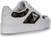 A side view of a white and brown Guess sneaker. Produktbild-Vorschau