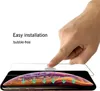A hand is shown pressing down on a screen protector being applied to a smartphone. Produktbild-Vorschau