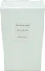 A white box with text on it. Voir les images du produit