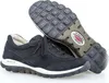 A pair of dark blue sneakers shown from a slightly elevated angle, with one shoe lying flat and the other propped up to show its sole. Voir les images du produit