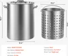 A stainless steel stockpot and a perforated basket are shown side-by-side with dimensions indicated. Voir les images du produit