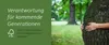 A person's hands are wrapped around a tree trunk in a park setting, with text overlay about responsibility for future generations and FSC-certified wood. Produktbild-Vorschau