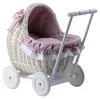 Carrozzina per bambole LILI in vimini color crema 48X28 Anteprima dell’immagine prodotto 1