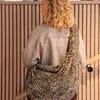 reisenthel Schultertasche Moonbag Leo Fake Fur braun Produktbild-Vorschau 8