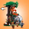 A LEGO Jurassic World Carnotaurus escape playset with two minifigures and a gyrosphere. Produktbild-Vorschau
